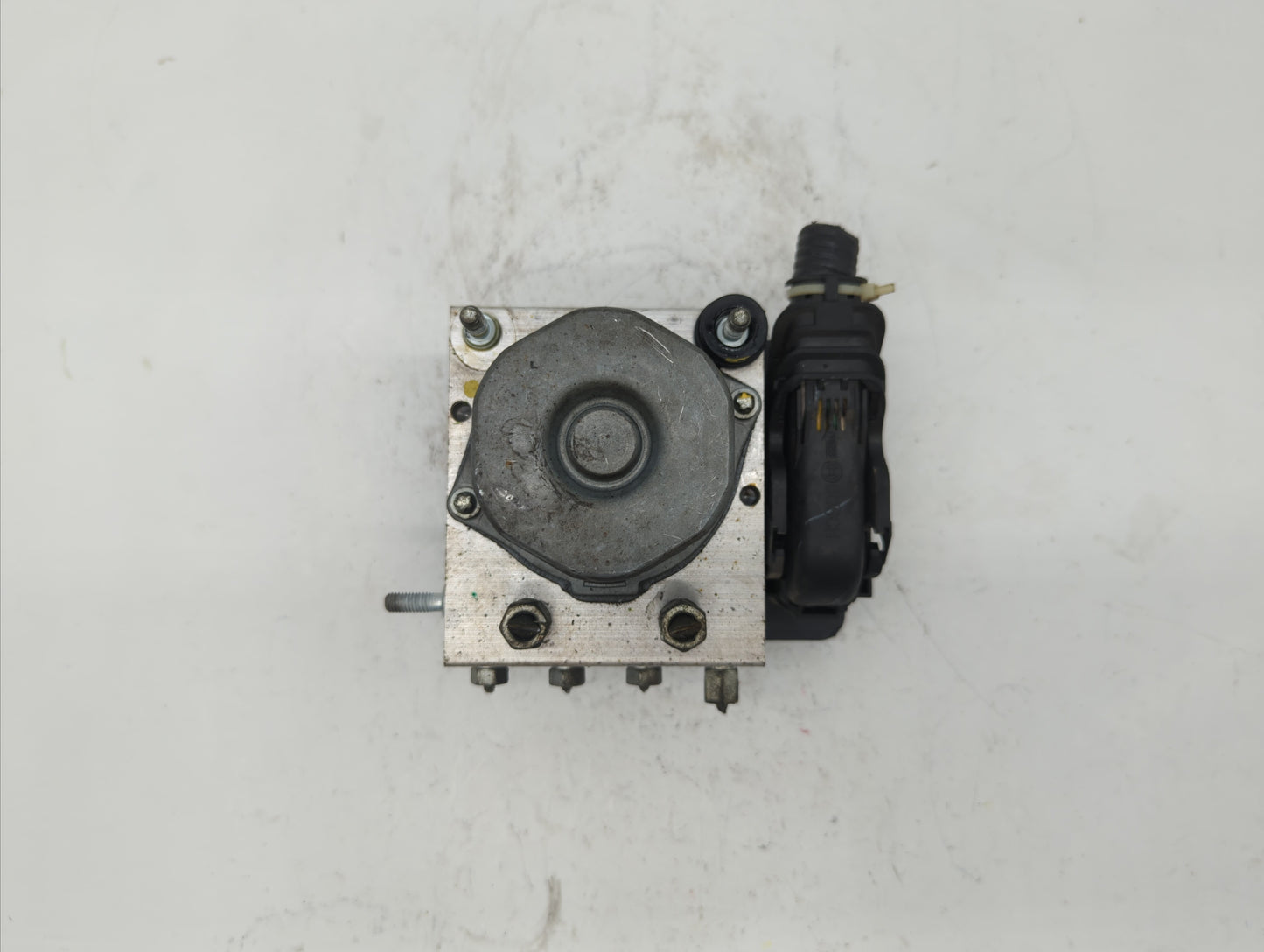 2015-2019 Nissan Versa ABS Pump Control Module Replacement P/N:47660 9KS0A 47660 9KL0A Fits Fits 2015 2016 2017 2018 2019 OE