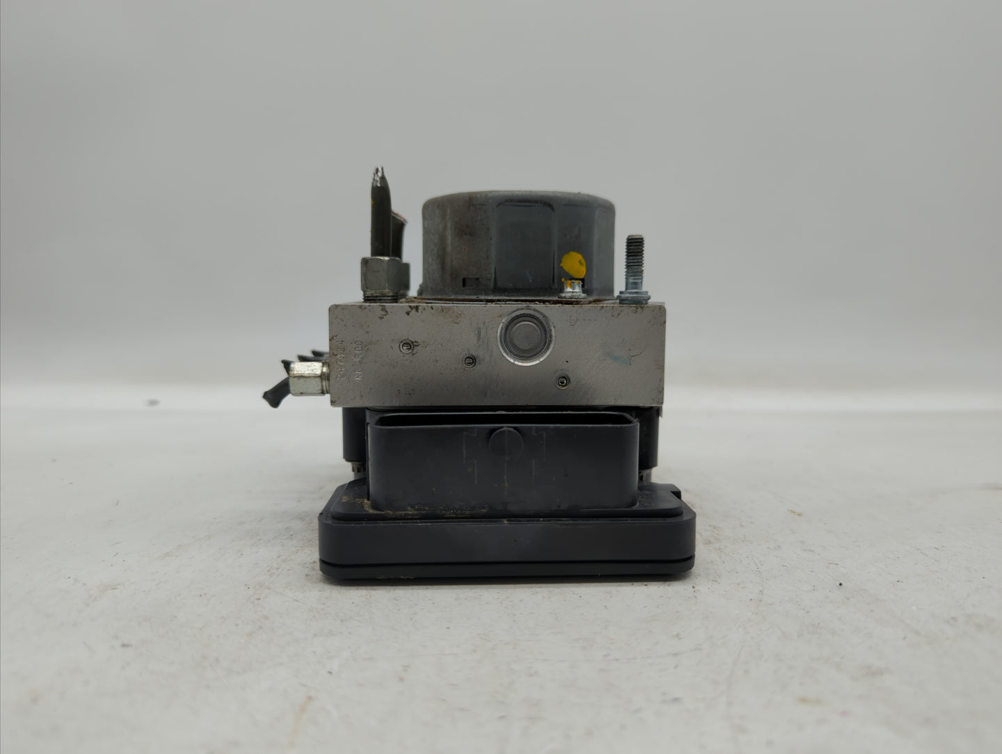 2015-2019 Nissan Versa ABS Pump Control Module Replacement P/N:47660 9KS0A 47660 9KL0A Fits Fits 2015 2016 2017 2018 2019 OE