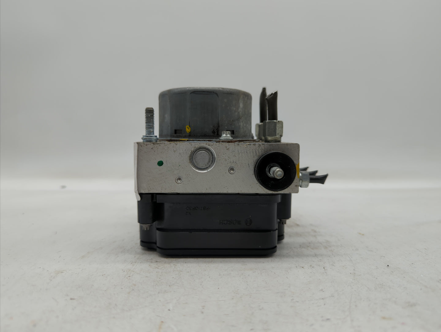 2015-2019 Nissan Versa ABS Pump Control Module Replacement P/N:47660 9KS0A 47660 9KL0A Fits Fits 2015 2016 2017 2018 2019 OE