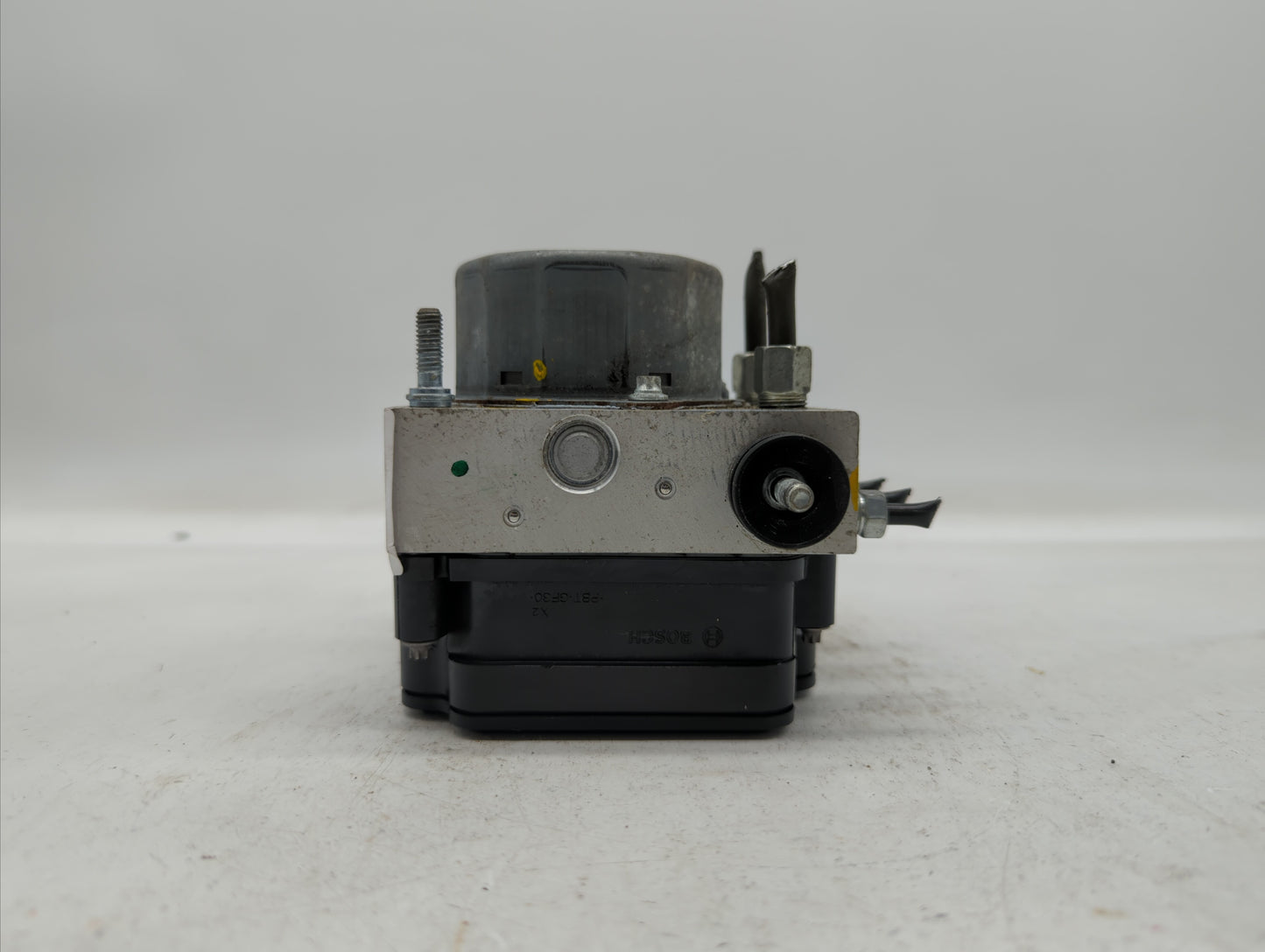 2015-2019 Nissan Versa ABS Pump Control Module Replacement P/N:47660 9KS0A 47660 9KL0A Fits Fits 2015 2016 2017 2018 2019 OE