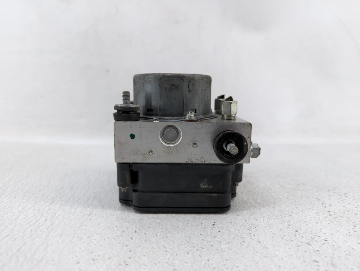 2015-2019 Nissan Versa ABS Pump Control Module Replacement P/N:47660 9KS0A 47660 9KL0A Fits Fits 2015 2016 2017 2018 2019 OE