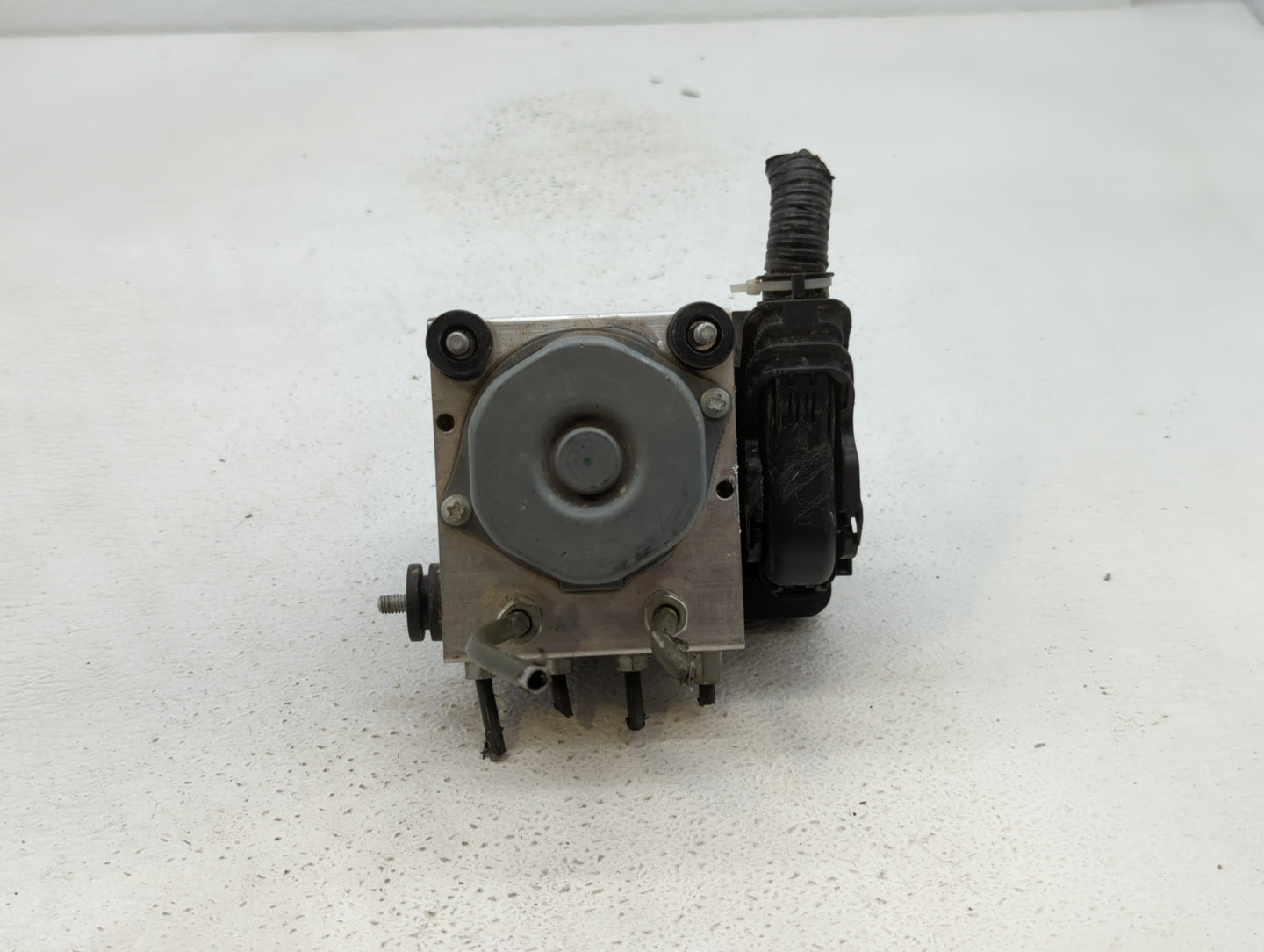 2015-2019 Nissan Versa ABS Pump Control Module Replacement P/N:47660 9KL0A 133800-4540 Fits Fits 2015 2016 2017 2018 2019 OE
