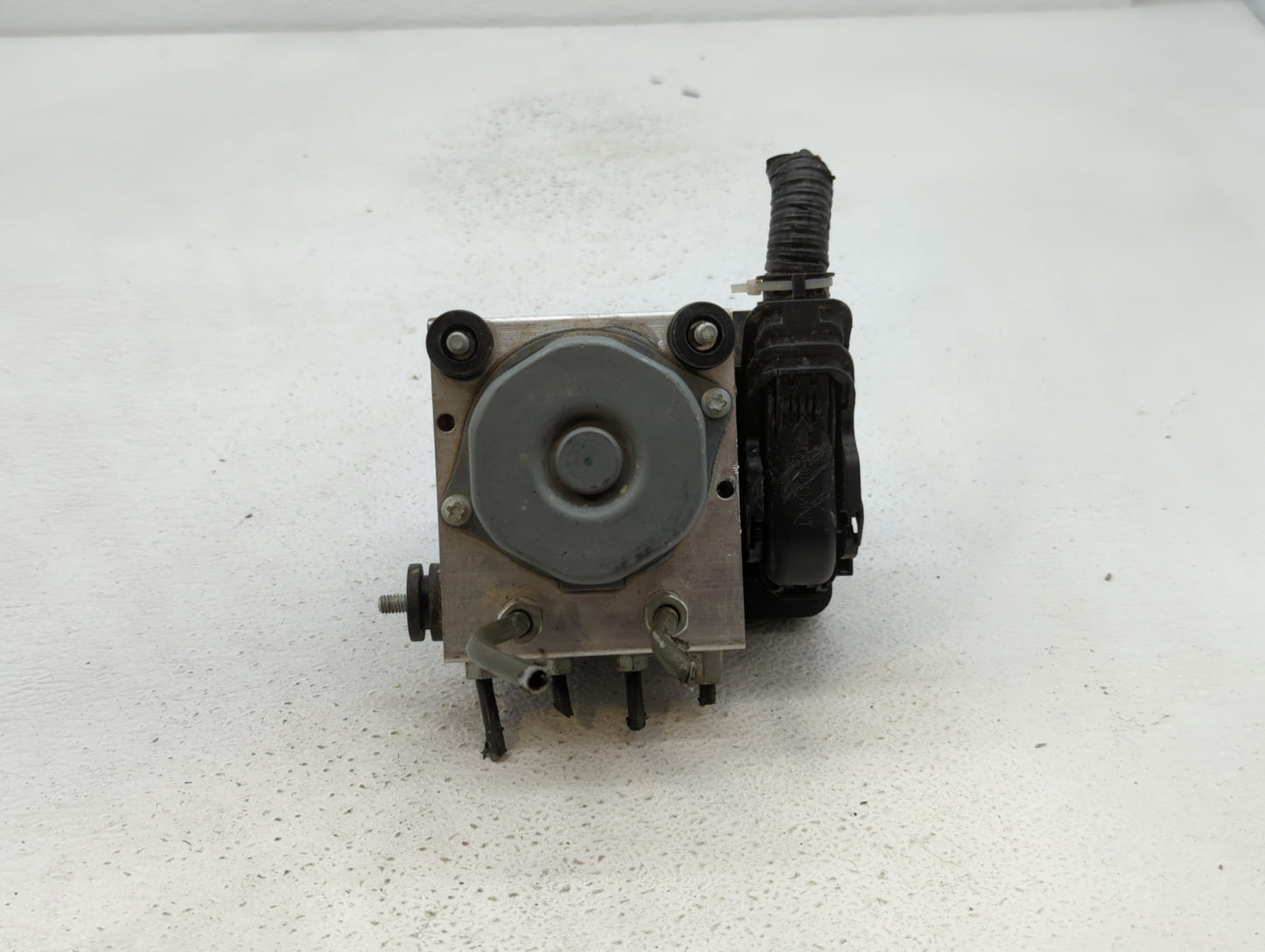 2015-2019 Nissan Versa ABS Pump Control Module Replacement P/N:47660 9KL0A 133800-4540 Fits Fits 2015 2016 2017 2018 2019 OE