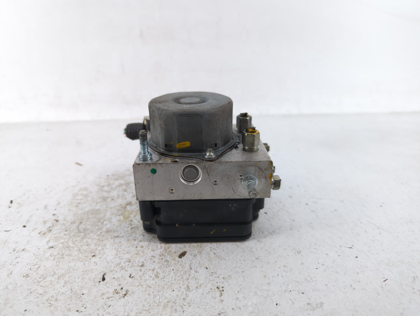 2015-2019 Nissan Versa ABS Pump Control Module Replacement P/N:47660 9KL0A 47660 9KS0A Fits Fits 2015 2016 2017 2018 2019 OE