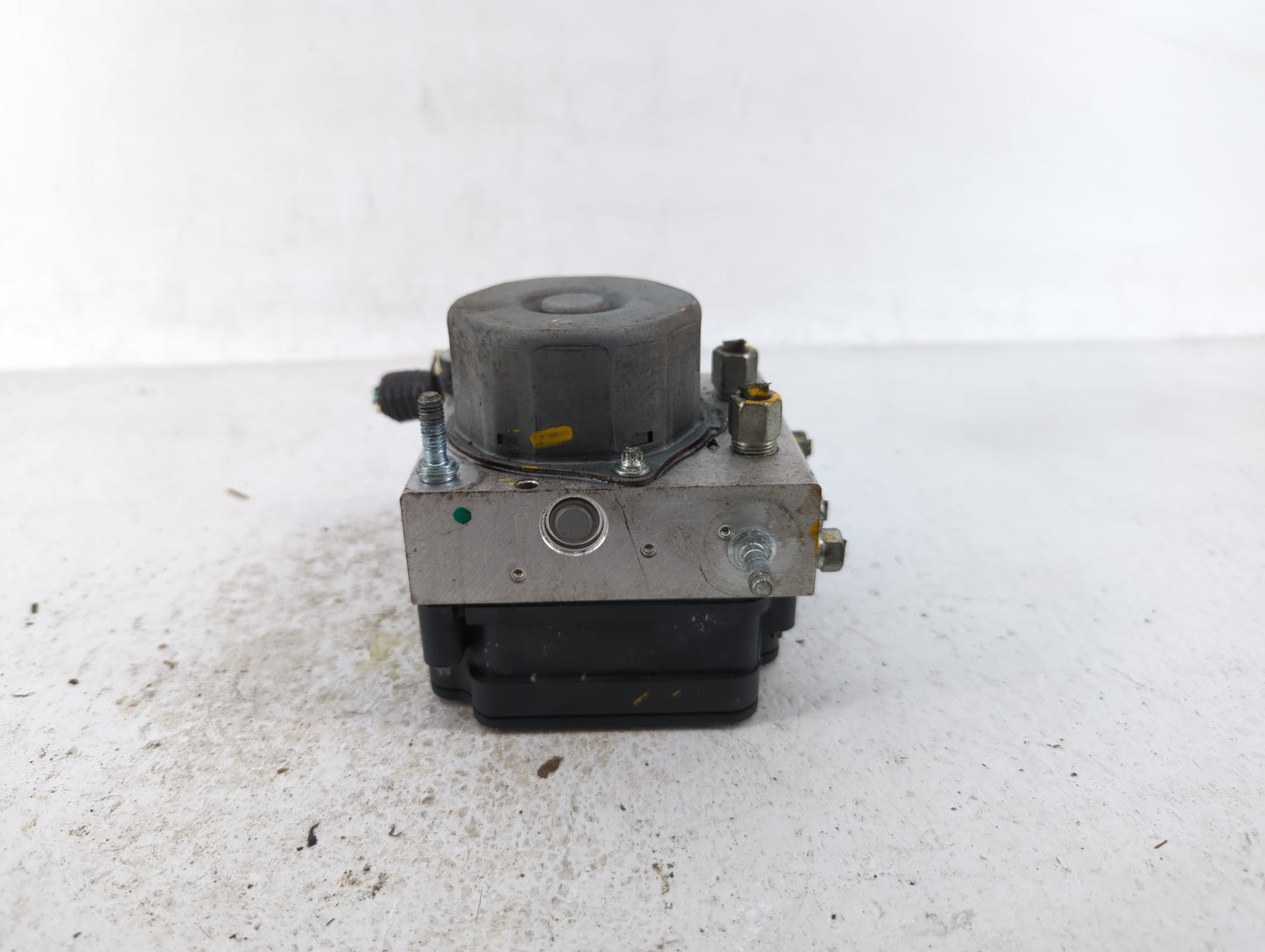 2015-2019 Nissan Versa ABS Pump Control Module Replacement P/N:47660 9KL0A 47660 9KS0A Fits Fits 2015 2016 2017 2018 2019 OE