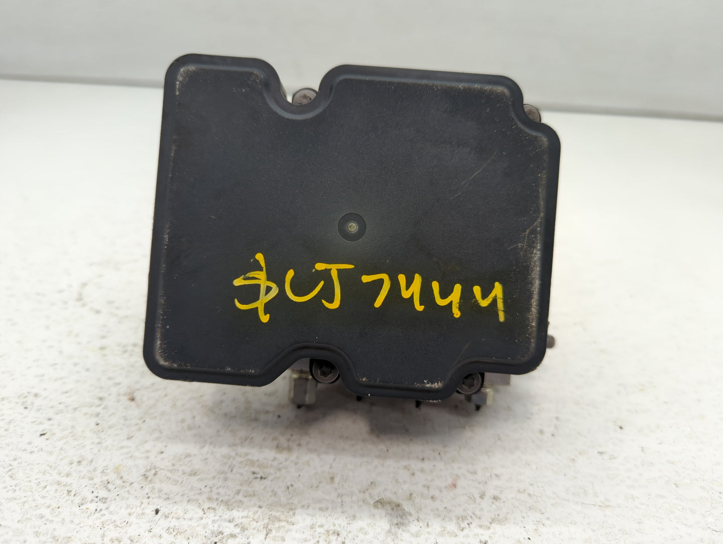 2015-2019 Nissan Versa ABS Pump Control Module Replacement P/N:47660-9KK0A Fits Fits 2015 2016 2017 2018 2019 OEM Used Auto 