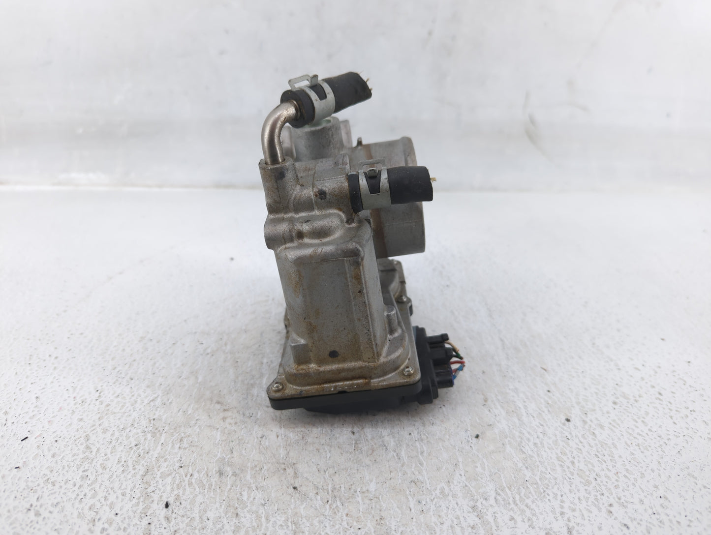 2012-2019 Nissan Versa Throttle Body P/N:3AA50-02 H Fits Fits 2012 2013 2014 2015 2016 2017 2018 2019 OEM Used Auto Parts - 
