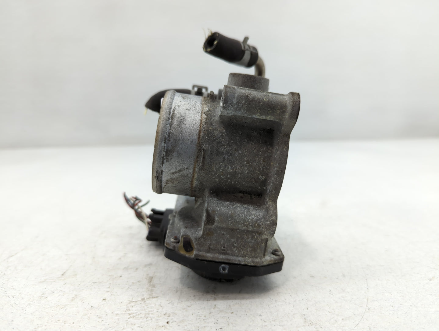 2012-2019 Nissan Versa Throttle Body P/N:3AA50-02 H Fits Fits 2012 2013 2014 2015 2016 2017 2018 2019 OEM Used Auto Parts - 