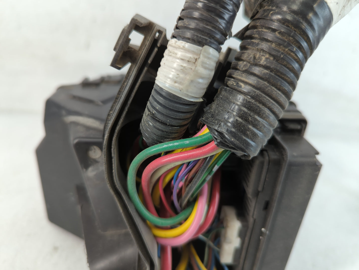 2013-2019 Nissan Versa Fusebox Fuse Box Panel Relay Module P/N:284B8 1HA0B Fits Fits 2013 2014 2015 2016 2017 2018 2019 OEM 