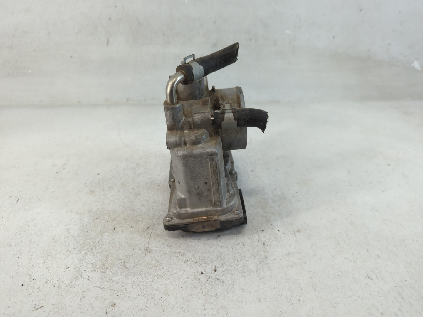 2012-2019 Nissan Versa Throttle Body P/N:3AA50-02 H Fits Fits 2012 2013 2014 2015 2016 2017 2018 2019 OEM Used Auto Parts - 