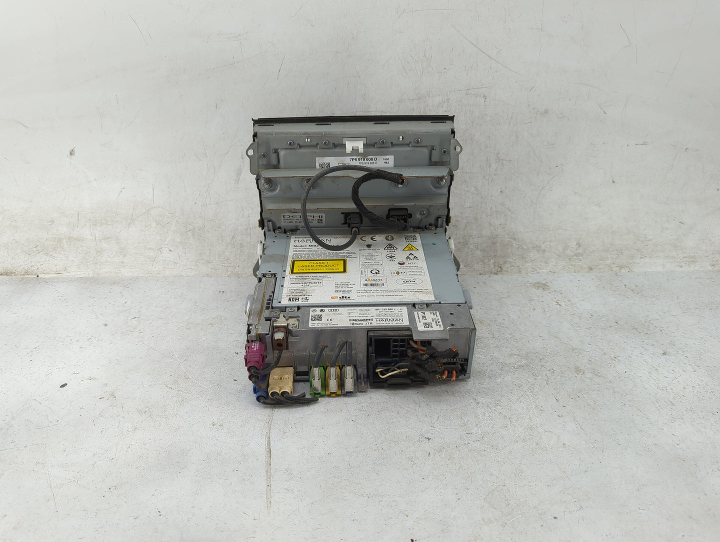 2017-2018 Porsche Cayenne Radio AM FM Cd Player Receiver Replacement P/N:9P1035880L 7PP919606D Fits Fits 2017 2018 OEM Used 