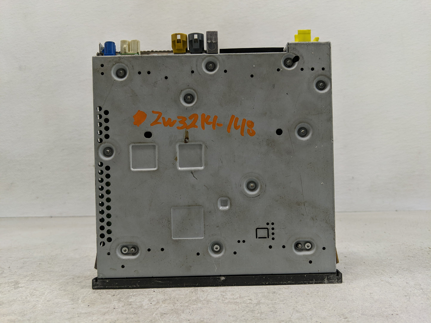 2018 Porsche Macan Radio AM FM Cd Player Receiver Replacement Fits OEM Used Auto Parts - Oemusedautoparts1.com