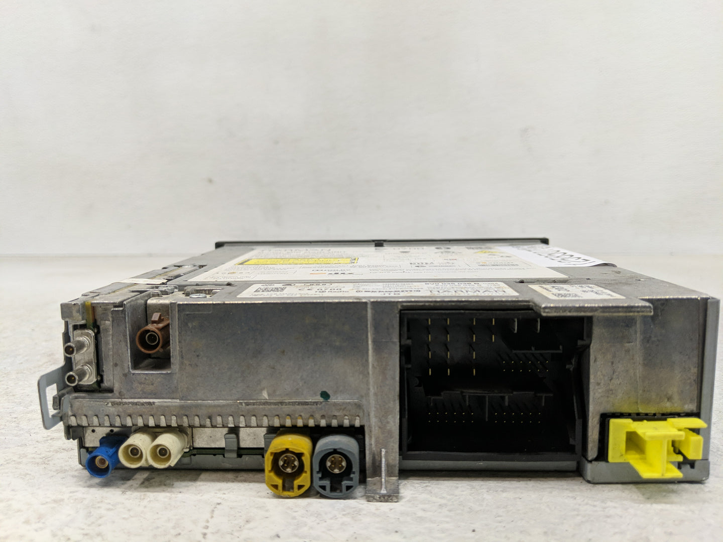 2018 Porsche Macan Radio AM FM Cd Player Receiver Replacement Fits OEM Used Auto Parts - Oemusedautoparts1.com