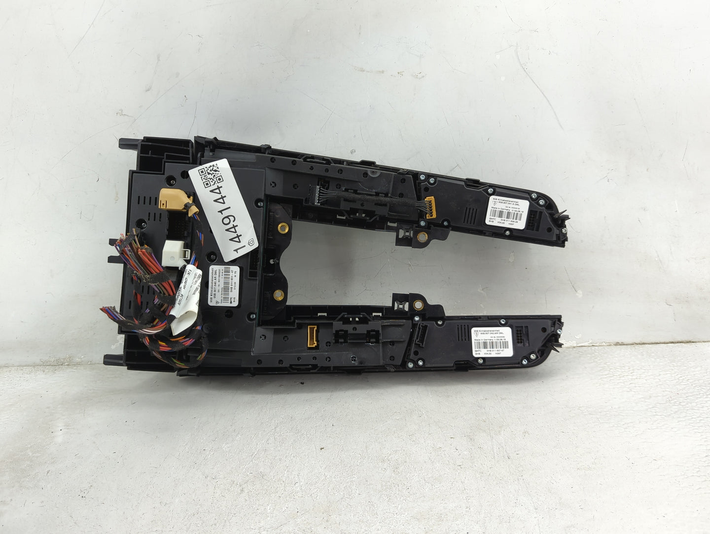 2017-2018 Porsche Macan Climate Control Module Temperature AC/Heater Replacement P/N:95B.907.040.AR 5HB011651-47 Fits OEM Us