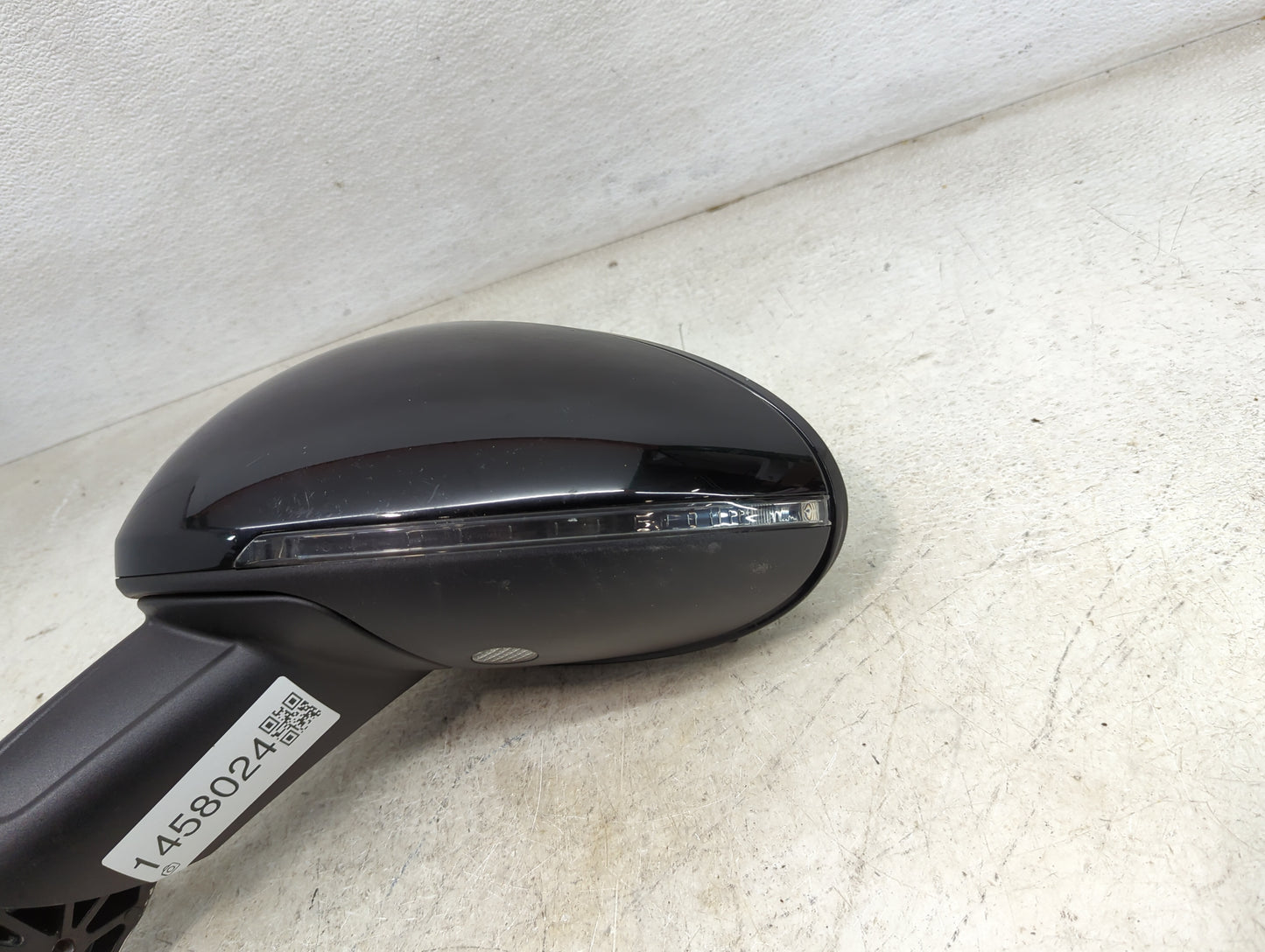 2015-2019 Porsche Macan Driver Side View Mirror - Left Door Mirror OEM Used - Oemusedautoparts1.com