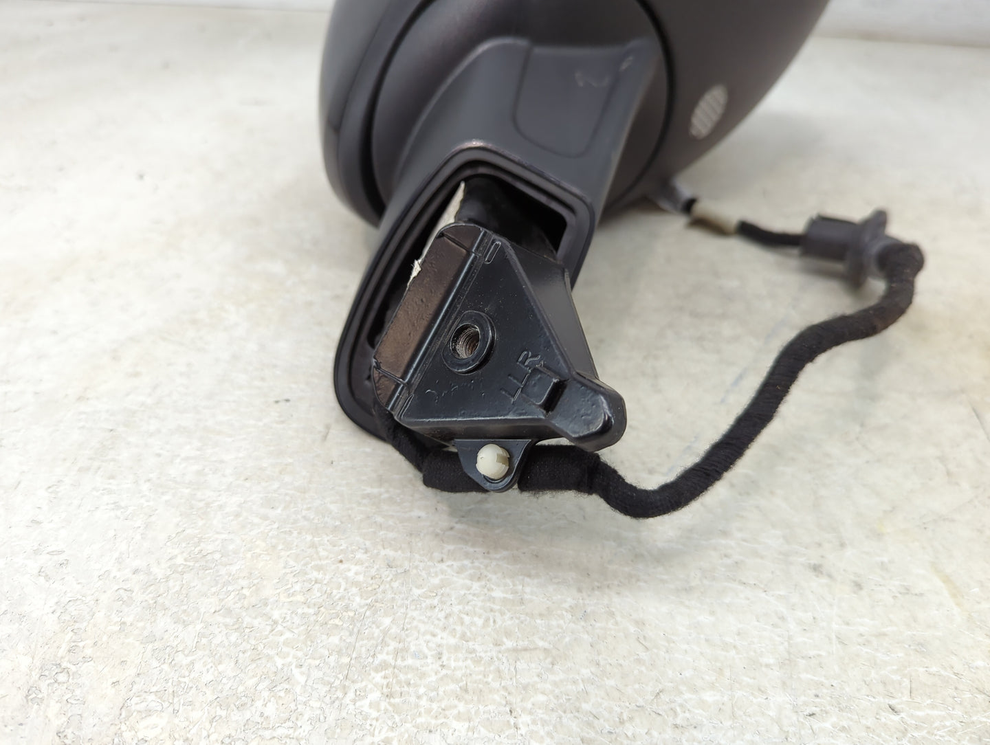 2015-2019 Porsche Macan Passenger Side View Mirror - Right Door Mirror OEM Used - Oemusedautoparts1.com