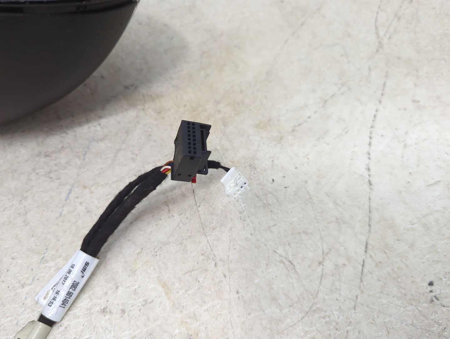 2015-2019 Porsche Macan Passenger Side View Mirror - Right Door Mirror OEM Used - Oemusedautoparts1.com