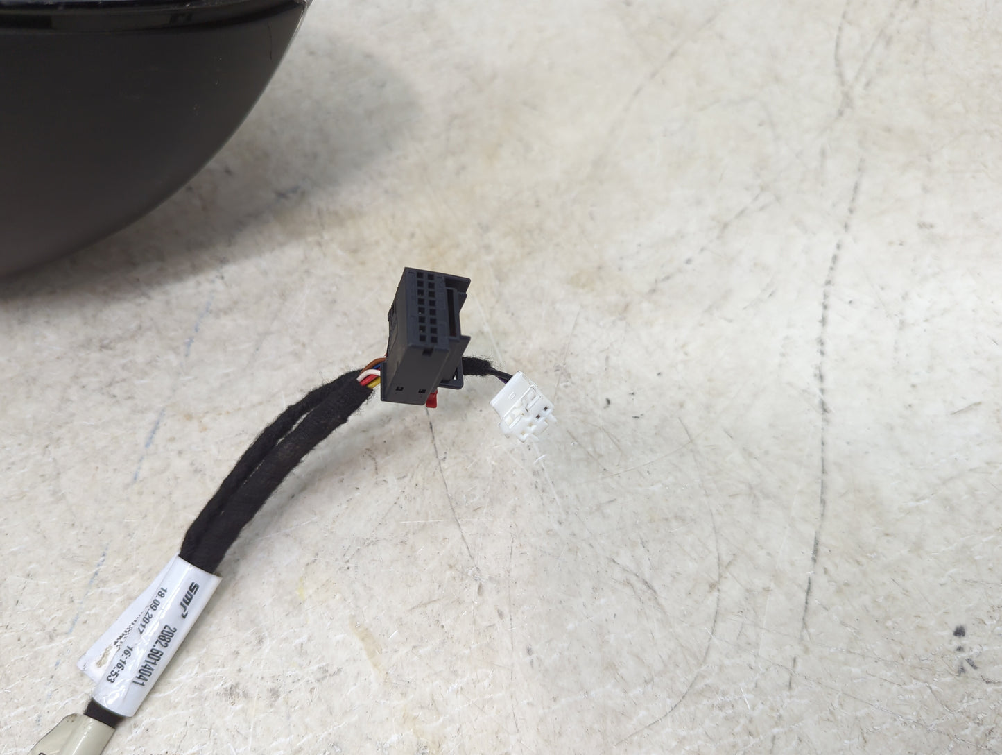 2015-2019 Porsche Macan Passenger Side View Mirror - Right Door Mirror OEM Used - Oemusedautoparts1.com