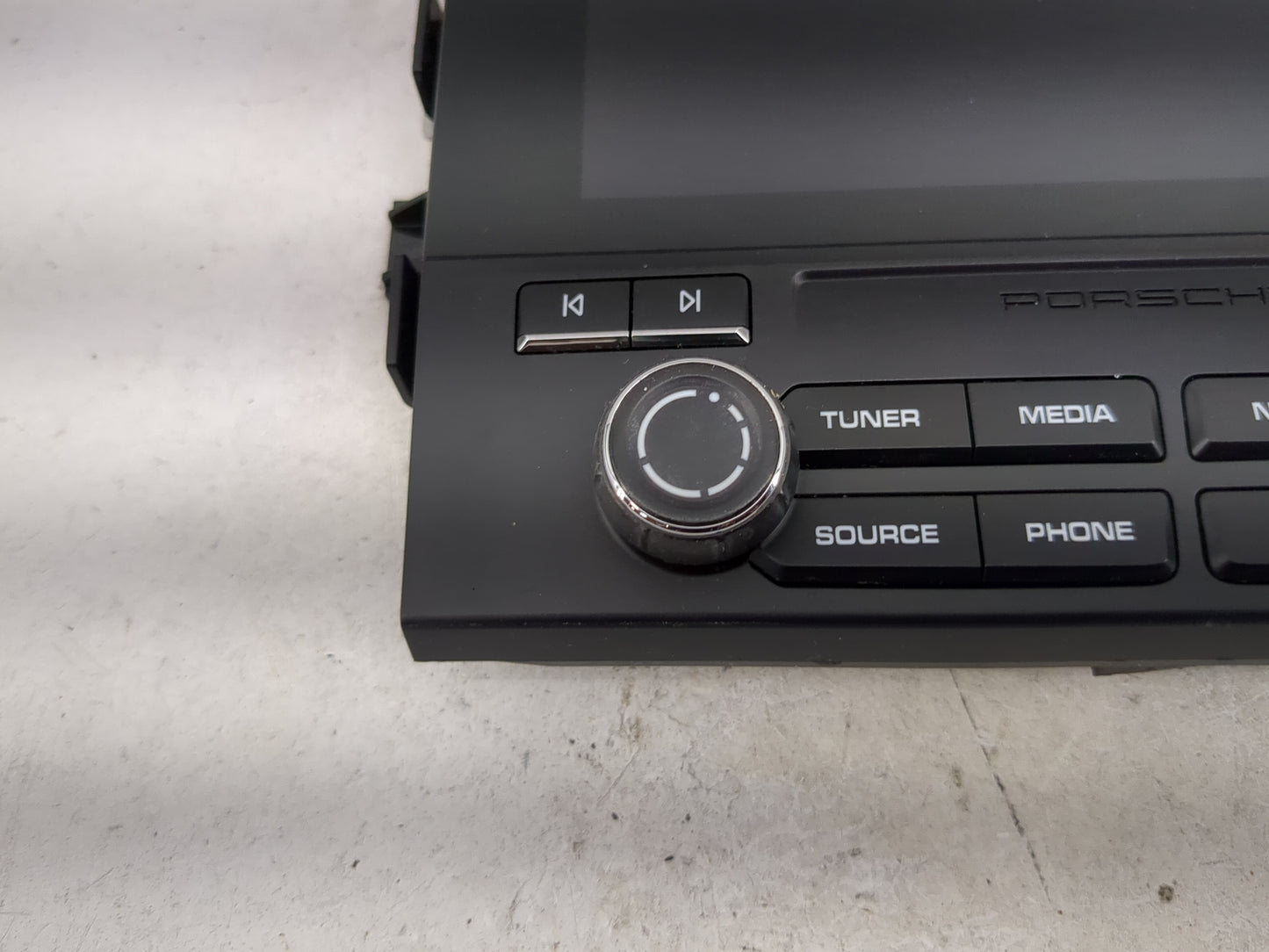 2017-2018 Porsche Macan Information Display Screen - Oemusedautoparts1.com