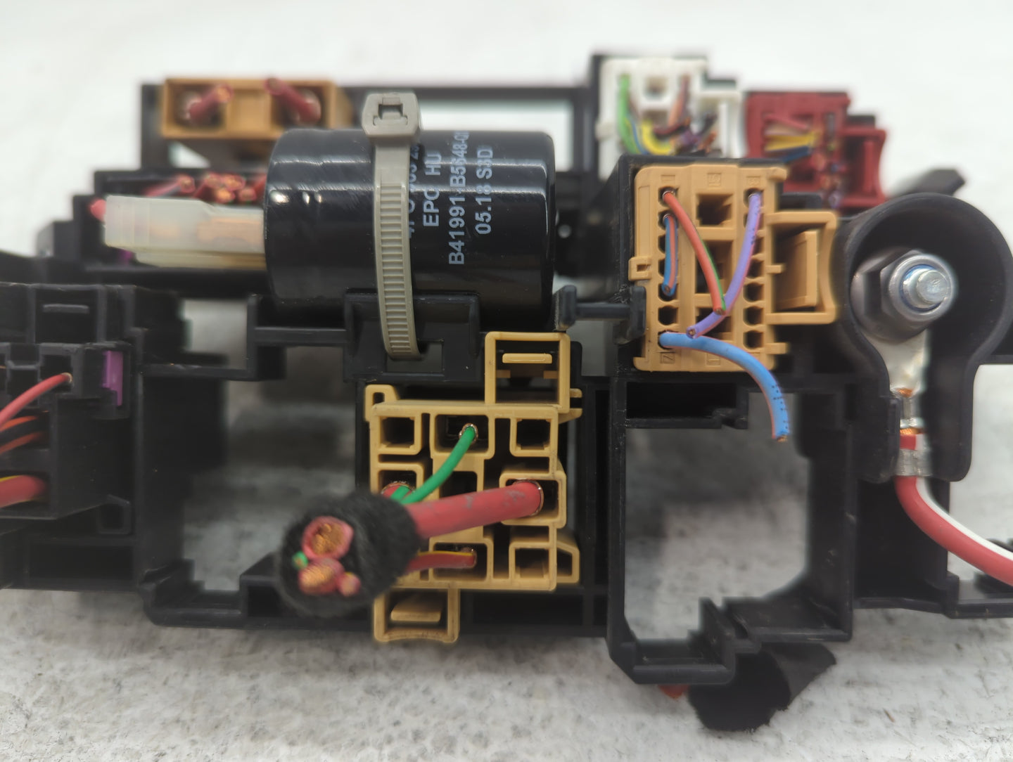 2015-2019 Porsche Macan Fusebox Fuse Box Panel Relay Module Fits Fits 2013 2014 2015 2016 2017 2018 2019 OEM Used Auto Parts