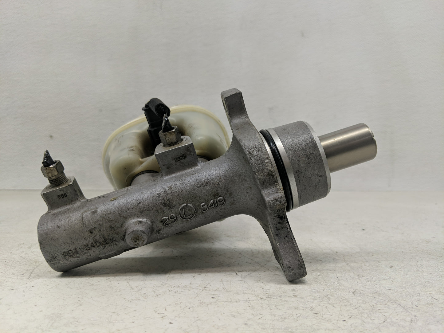 2011-2022 Ram 1500 Brake Master Cylinder - Oemusedautoparts1.com