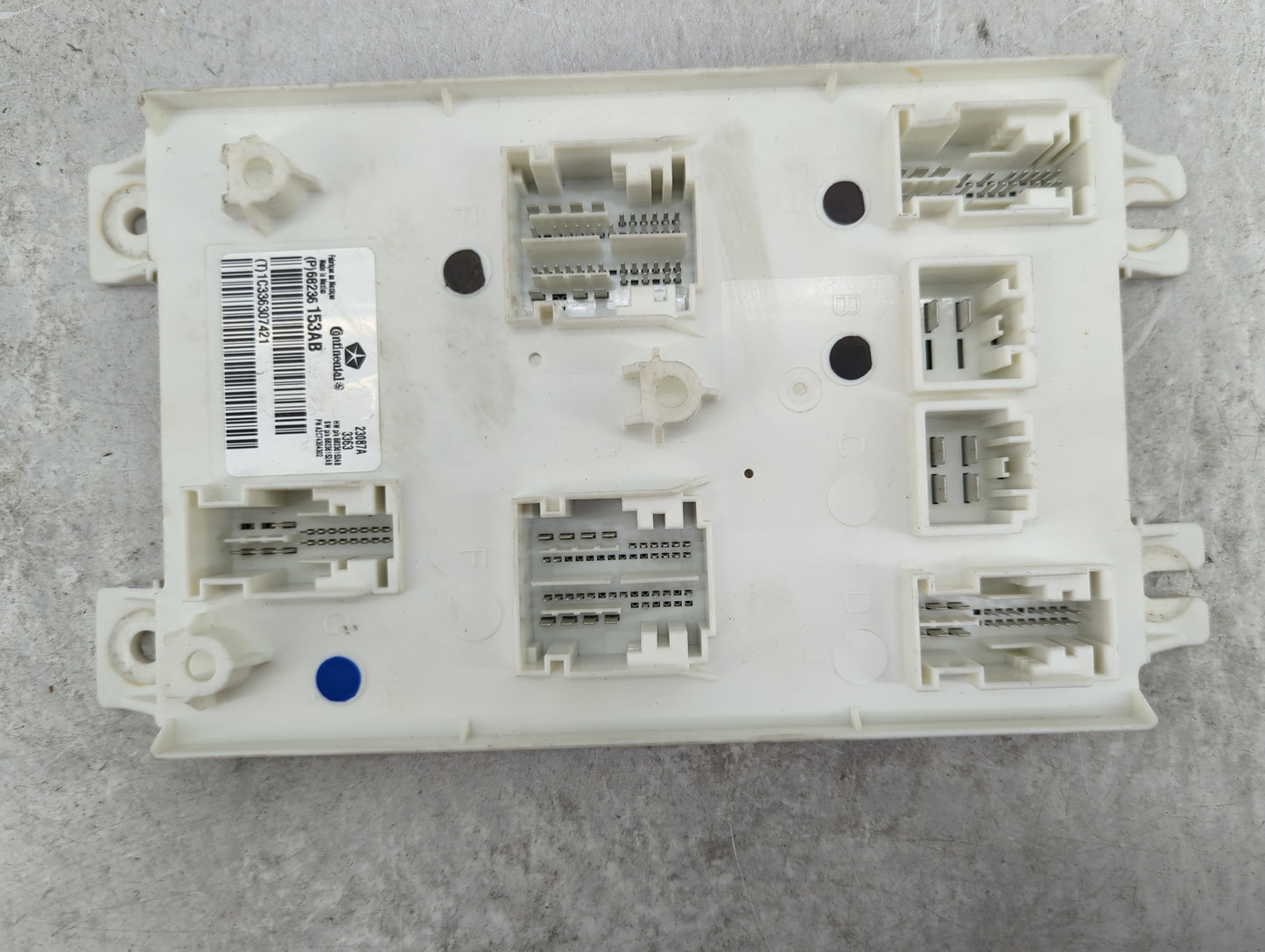 2017-2020 Ram 1500 Body Control Module Bcm Inner Cabin Fuse Box - Oemusedautoparts1.com