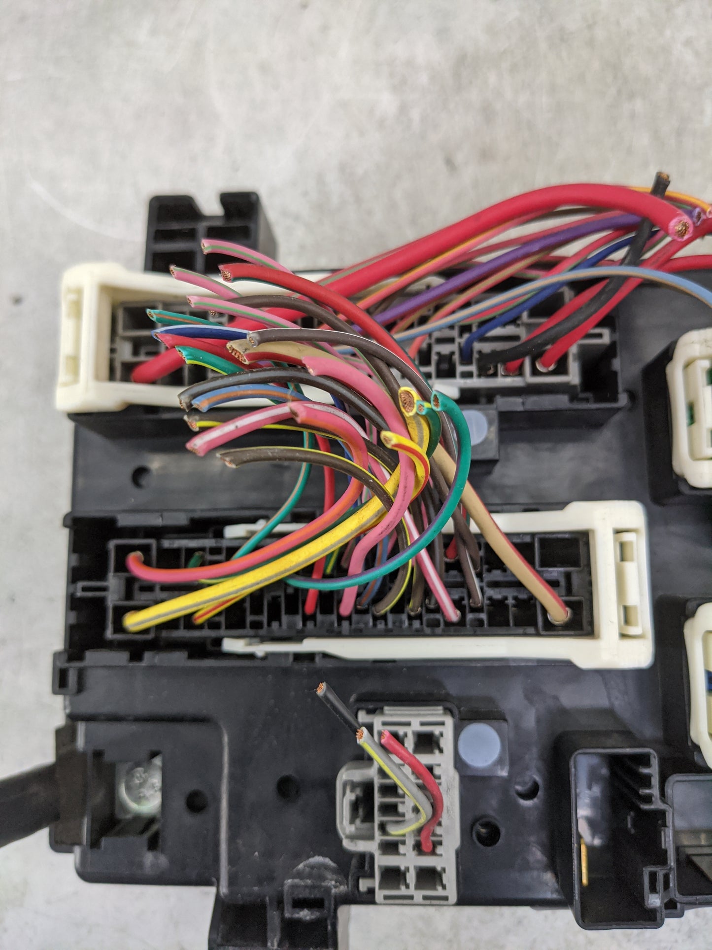 2018 Ram 1500 Fusebox Fuse Box Relay Module Tipm 7240-5200-30|04692143aa - Oemusedautoparts1.com