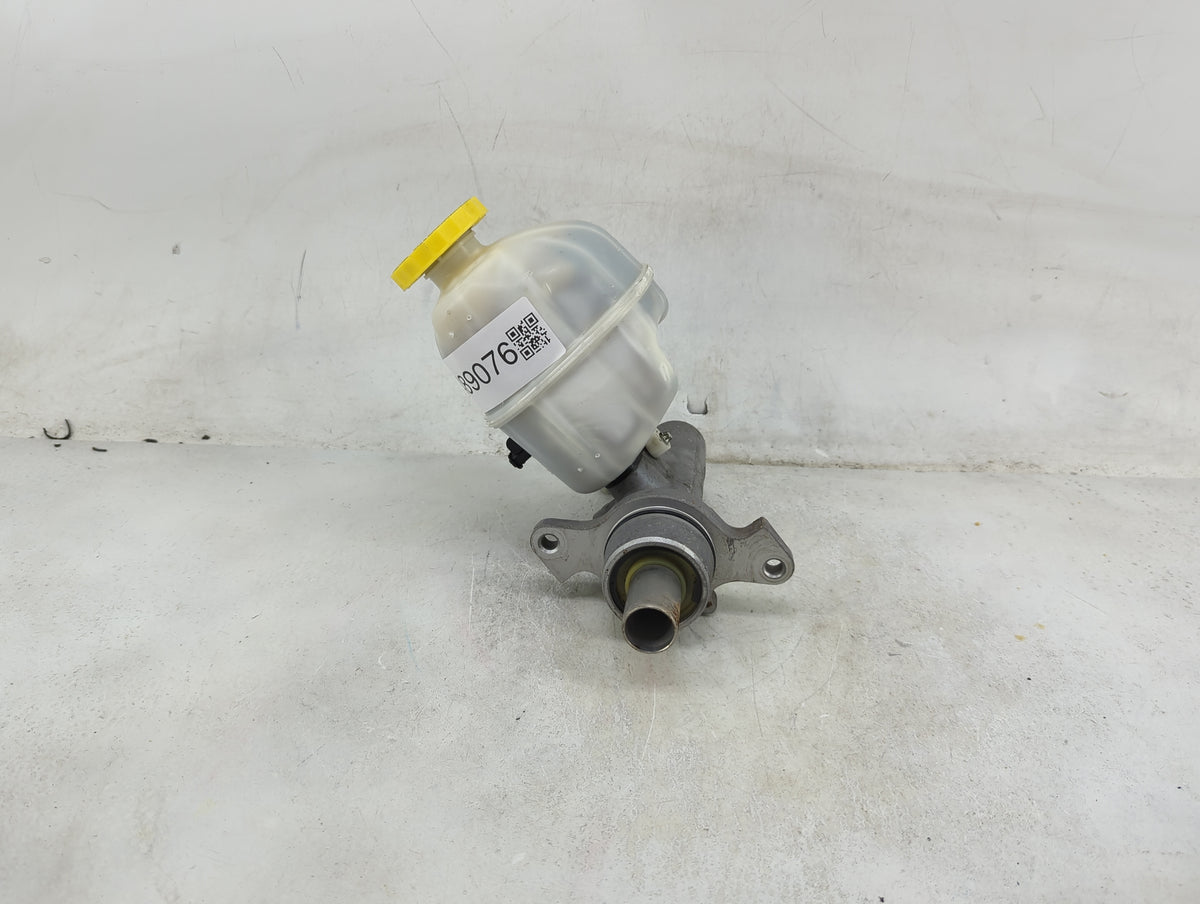 2011-2022 Ram 1500 Brake Master Cylinder 1489076 - Oemusedautoparts1.com
