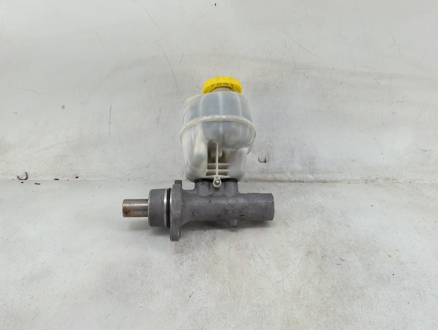 2011-2022 Ram 1500 Brake Master Cylinder 1489076 - Oemusedautoparts1.com
