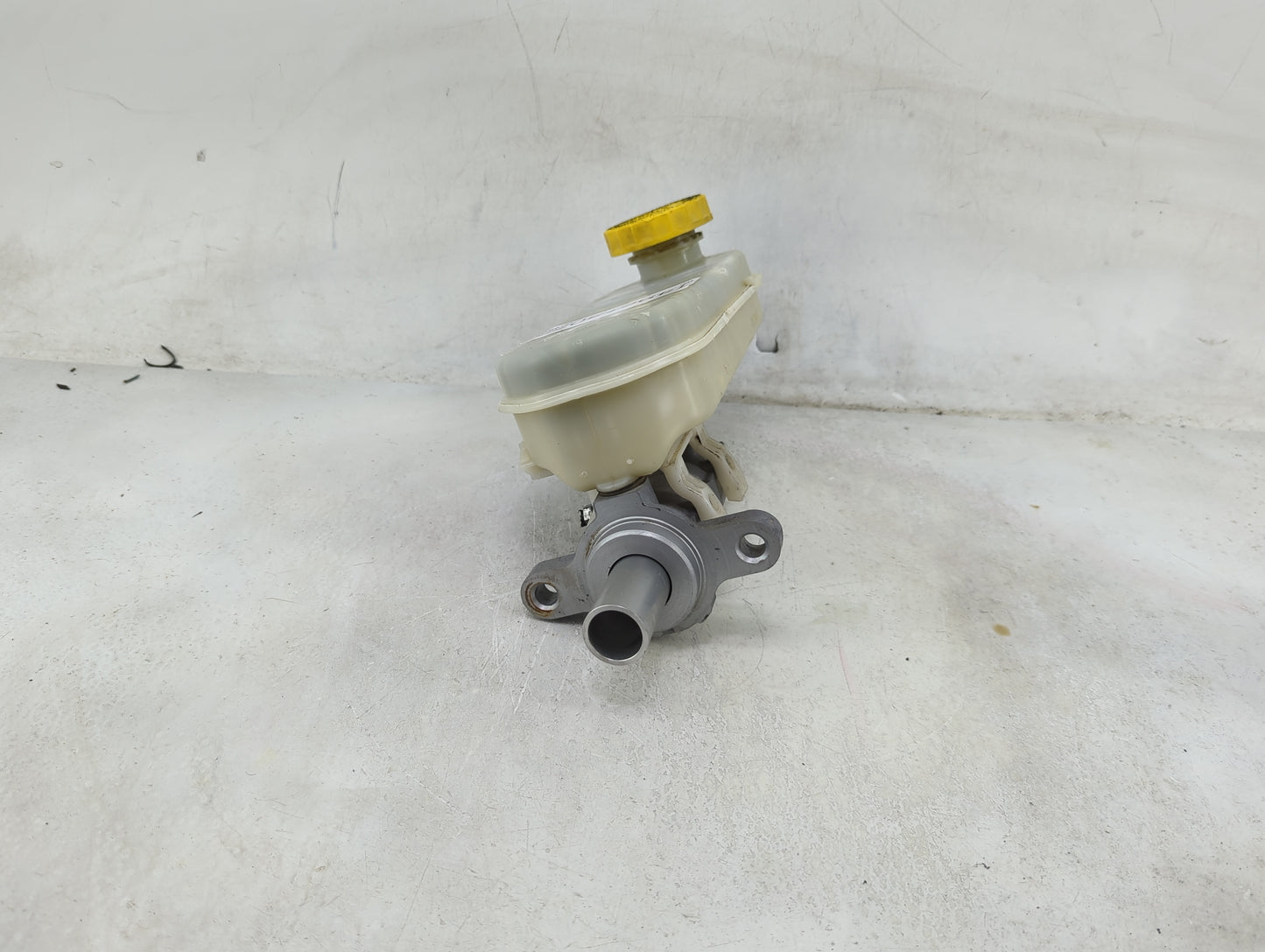Ram 1500 Brake Master Cylinder 1490130 - Oemusedautoparts1.com