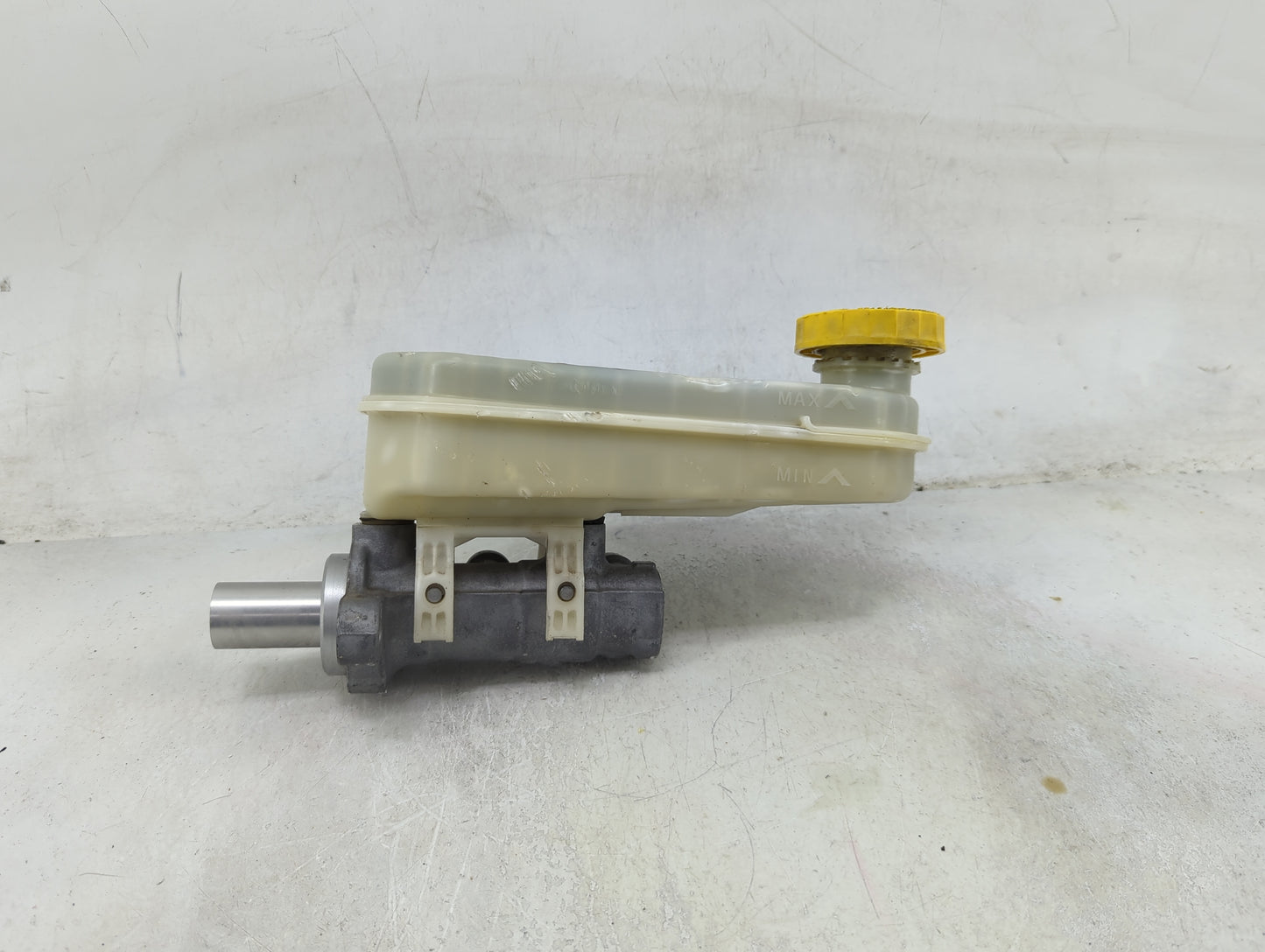 Ram 1500 Brake Master Cylinder 1490130 - Oemusedautoparts1.com