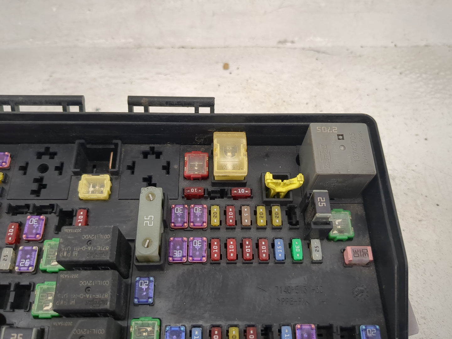 2018 Ram 1500 Fusebox Fuse Box Panel Relay Module P/N:68217470AA 7140-5131-30, 13742705 Fits OEM Used Auto Parts - Oemusedau