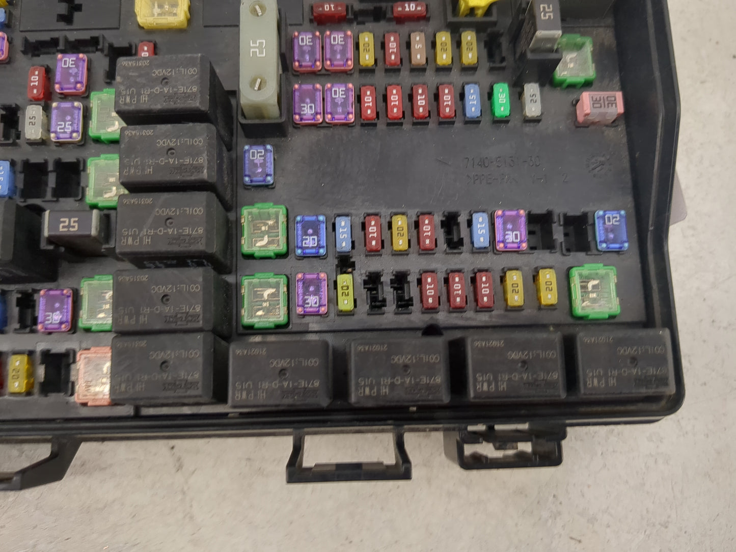 2018 Ram 1500 Fusebox Fuse Box Panel Relay Module P/N:68217470AA 7140-5131-30, 13742705 Fits OEM Used Auto Parts - Oemusedau