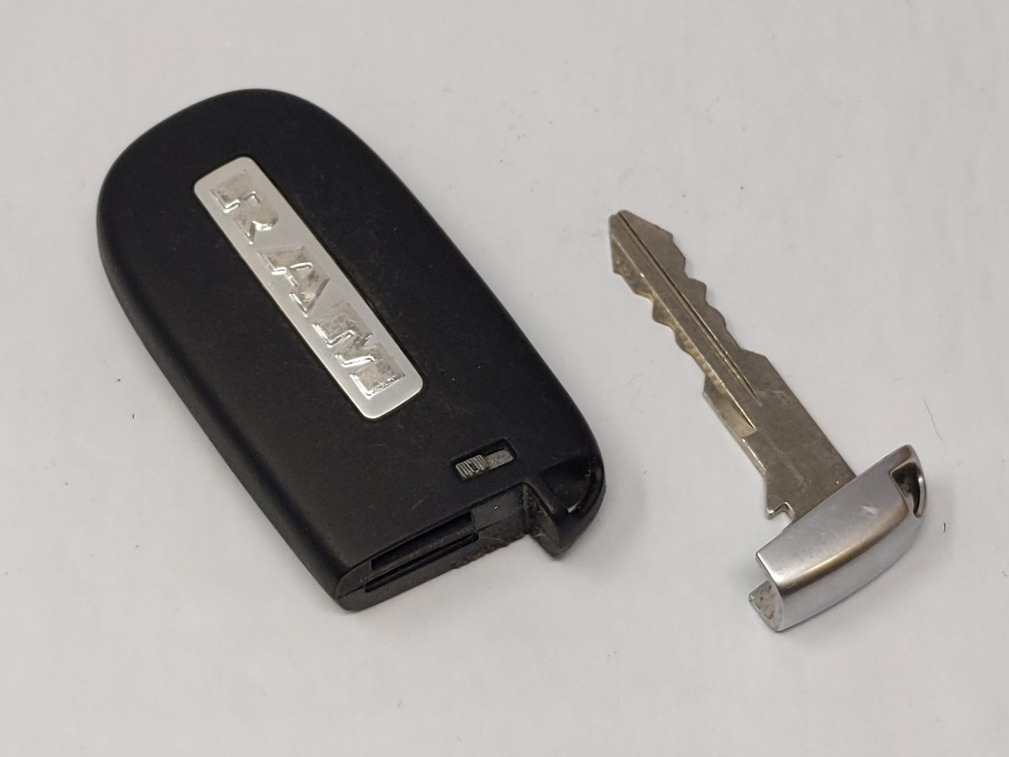 2013-2018 Ram 1500 Keyless Entry Remote Gq4-54t 68159657ab 5 Buttons Truck - Oemusedautoparts1.com