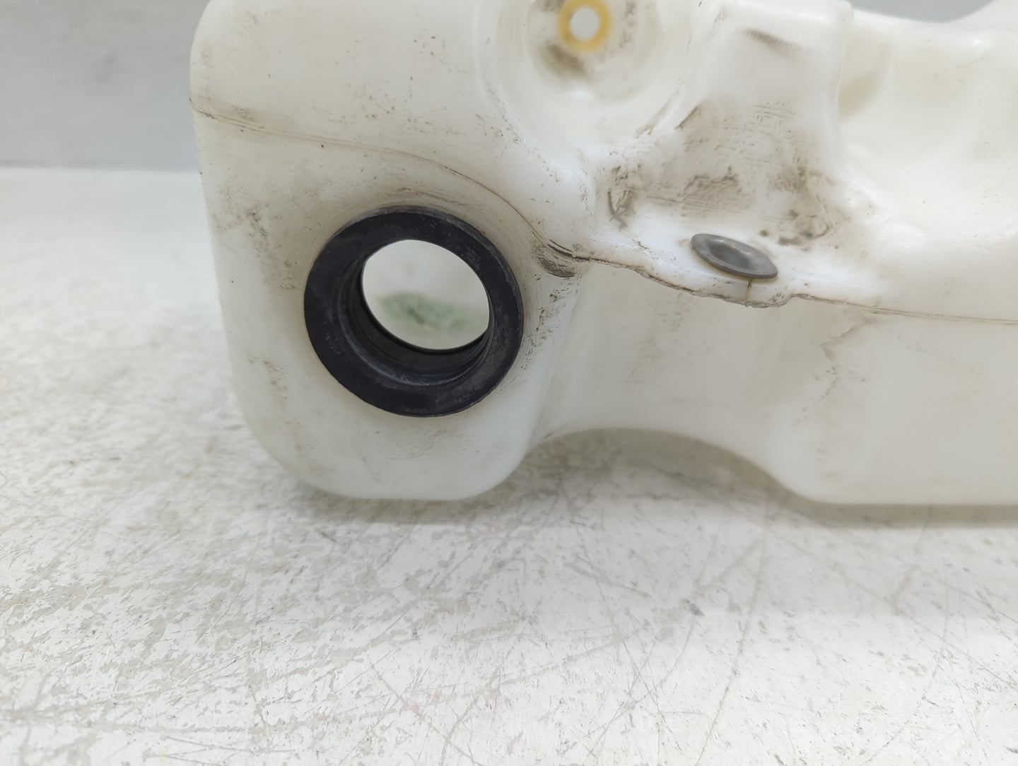 2014 Ram Promaster 2500 Windshield Washer Fluid Reservoir Bottle Oem - Oemusedautoparts1.com