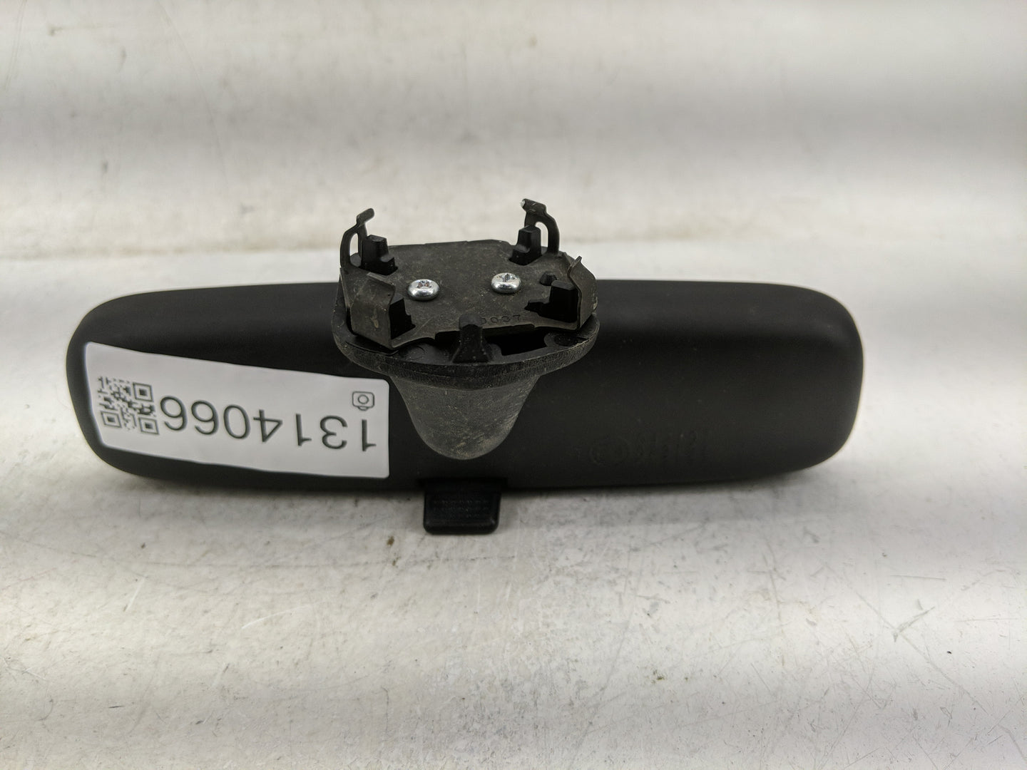 2018 Subaru Crosstrek Interior Rear View Mirror Replacement OEM P/N:E4042197 Fits OEM Used Auto Parts - Oemusedautoparts1.co