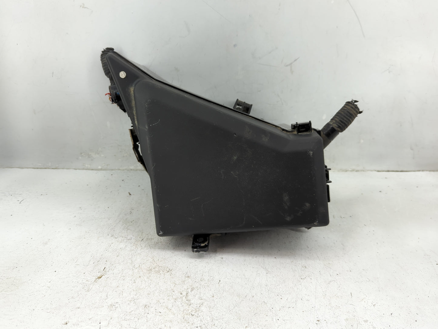 2017-2018 Subaru Forester Fusebox Fuse Box Panel Relay Module P/N:MB100200B Fits Fits 2017 2018 OEM Used Auto Parts - Oemuse