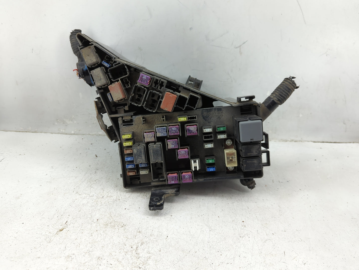 2017-2018 Subaru Forester Fusebox Fuse Box Panel Relay Module P/N:MB100200B Fits Fits 2017 2018 OEM Used Auto Parts - Oemuse