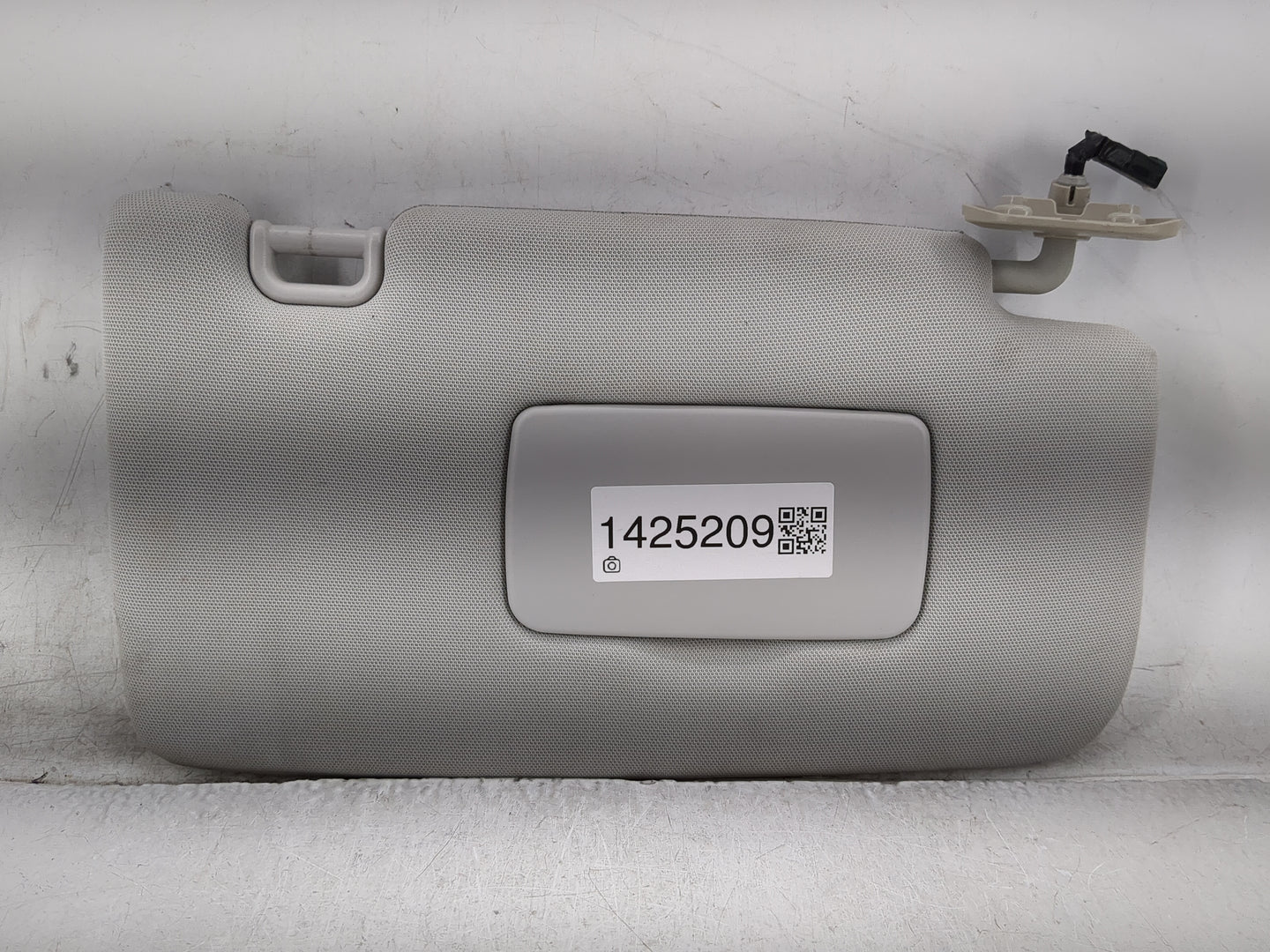 2017-2018 Subaru Forester Sun Visor Shade Replacement Passenger Right Mirror Fits Fits 2017 2018 OEM Used Auto Parts - Oemus