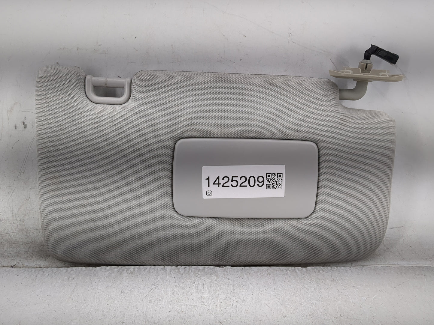 2017-2018 Subaru Forester Sun Visor Shade Replacement Passenger Right Mirror Fits Fits 2017 2018 OEM Used Auto Parts - Oemus