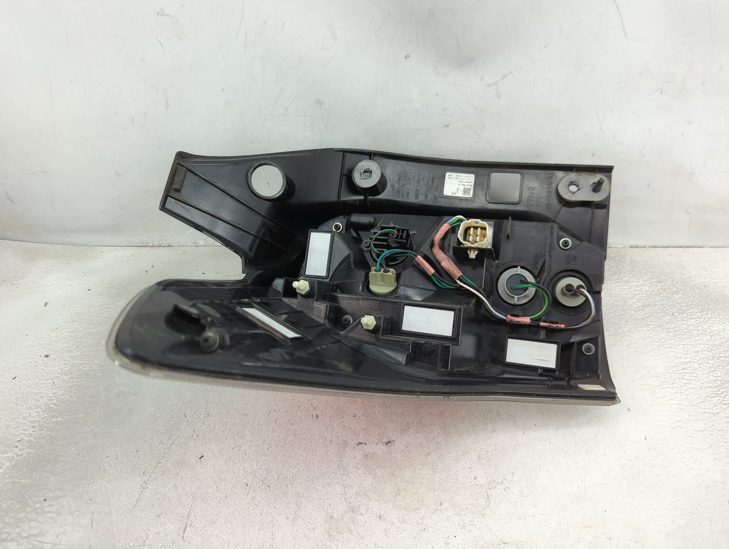 2018 Subaru Forester Tail Light Assembly Passenger Right OEM P/N:84201-SG140 84201-SG141 Fits OEM Used Auto Parts - Oemuseda