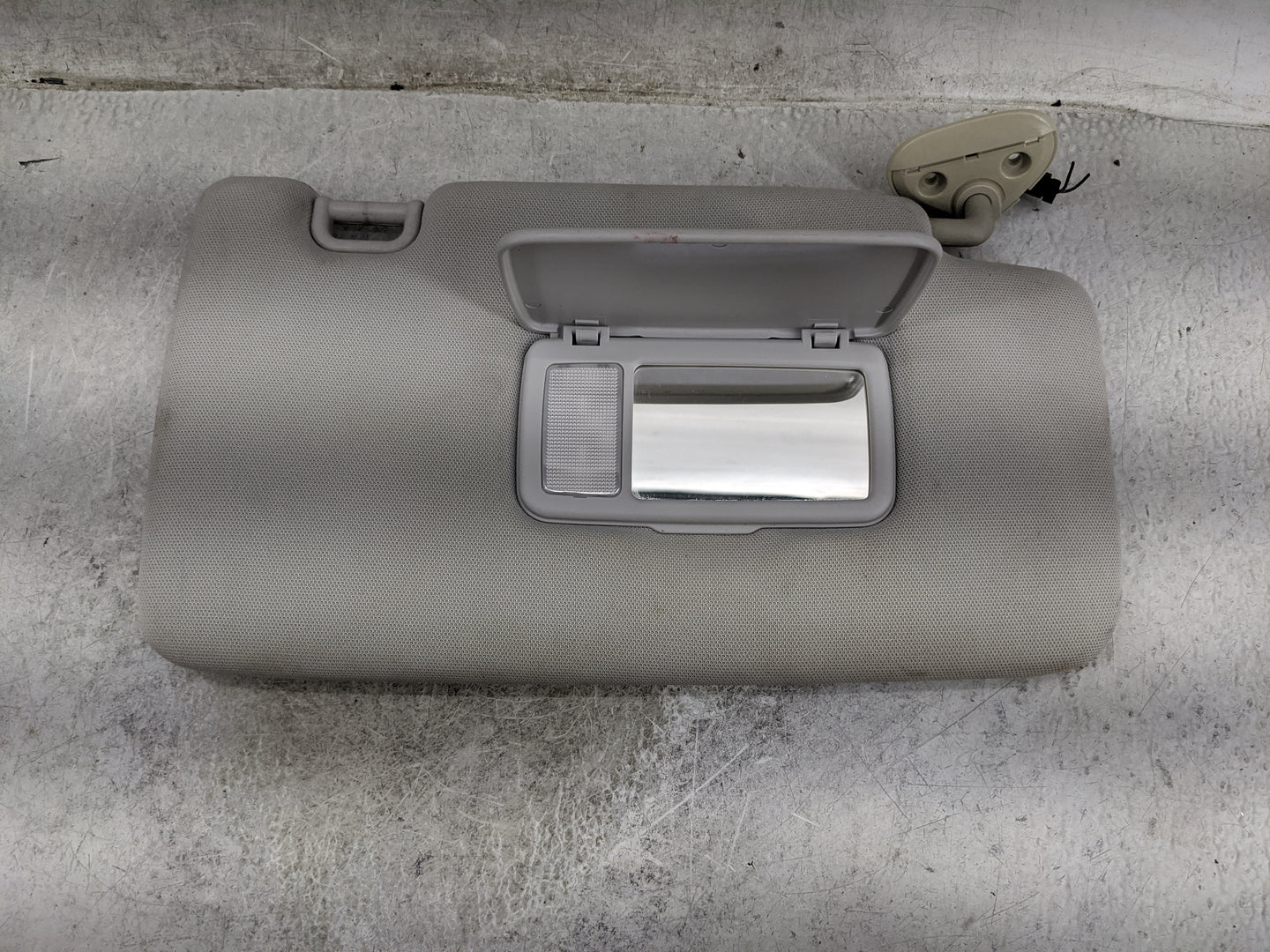 2017-2018 Subaru Forester Sun Visor Shade Replacement Passenger Right Mirror Fits Fits 2017 2018 OEM Used Auto Parts - Oemus