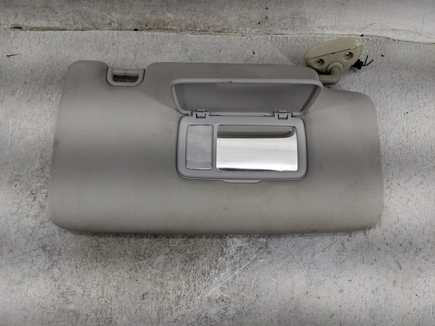 2017-2018 Subaru Forester Sun Visor Shade Replacement Passenger Right Mirror Fits Fits 2017 2018 OEM Used Auto Parts - Oemus