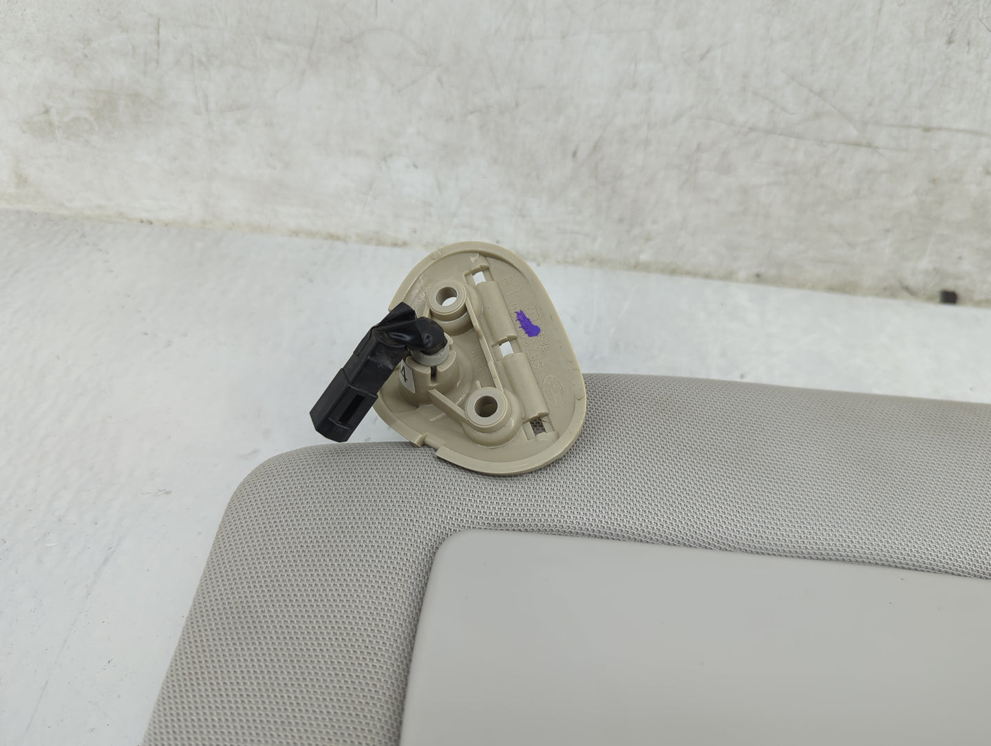 2018 Subaru Forester Sun Visor Shade Replacement Driver Left Mirror Fits OEM Used Auto Parts - Oemusedautoparts1.com