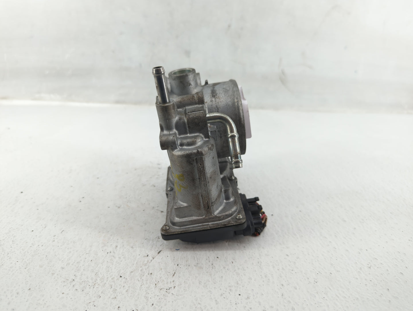 2011-2018 Subaru Forester Throttle Body P/N:16112AA380 Fits Fits 2011 2012 2013 2014 2015 2016 2017 2018 OEM Used Auto Parts