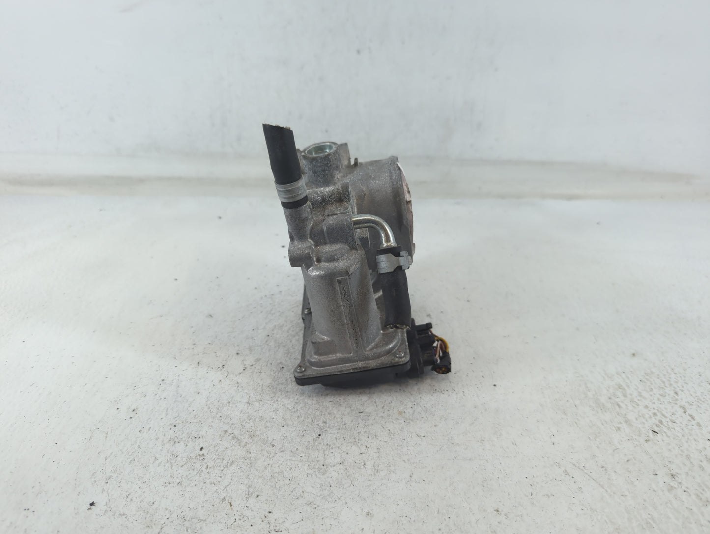2011-2018 Subaru Forester Throttle Body P/N:142007U10 16112AA380 Fits Fits 2011 2012 2013 2014 2015 2016 2017 2018 OEM Used 