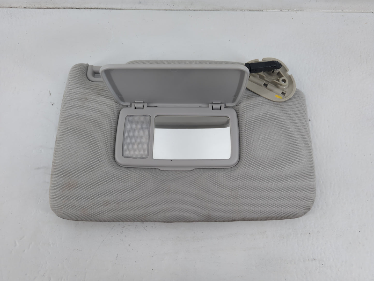 2018 Subaru Forester Sun Visor Shade Replacement Passenger Right Mirror Fits OEM Used Auto Parts - Oemusedautoparts1.com