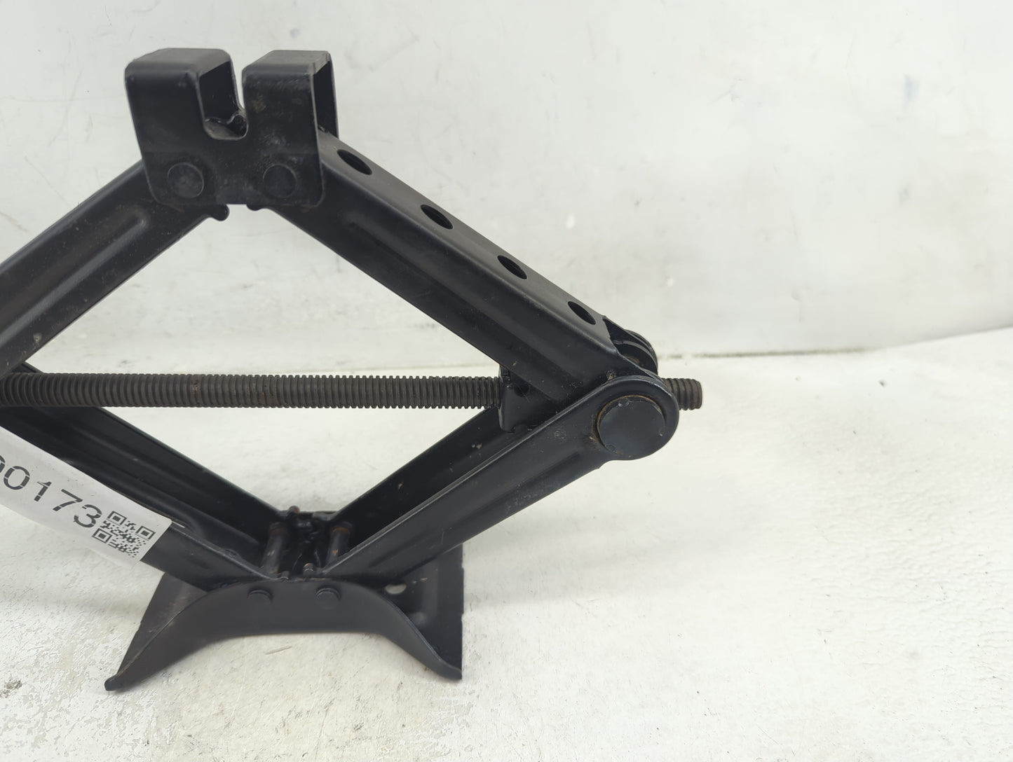 2018 Subaru Impreza Spare Scissor Car Jack 1390173 - Oemusedautoparts1.com