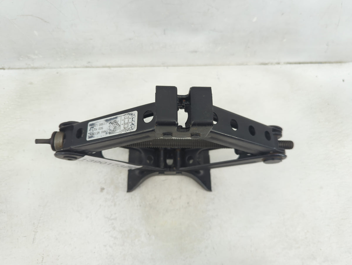 2018 Subaru Impreza Spare Scissor Car Jack 1390173 - Oemusedautoparts1.com