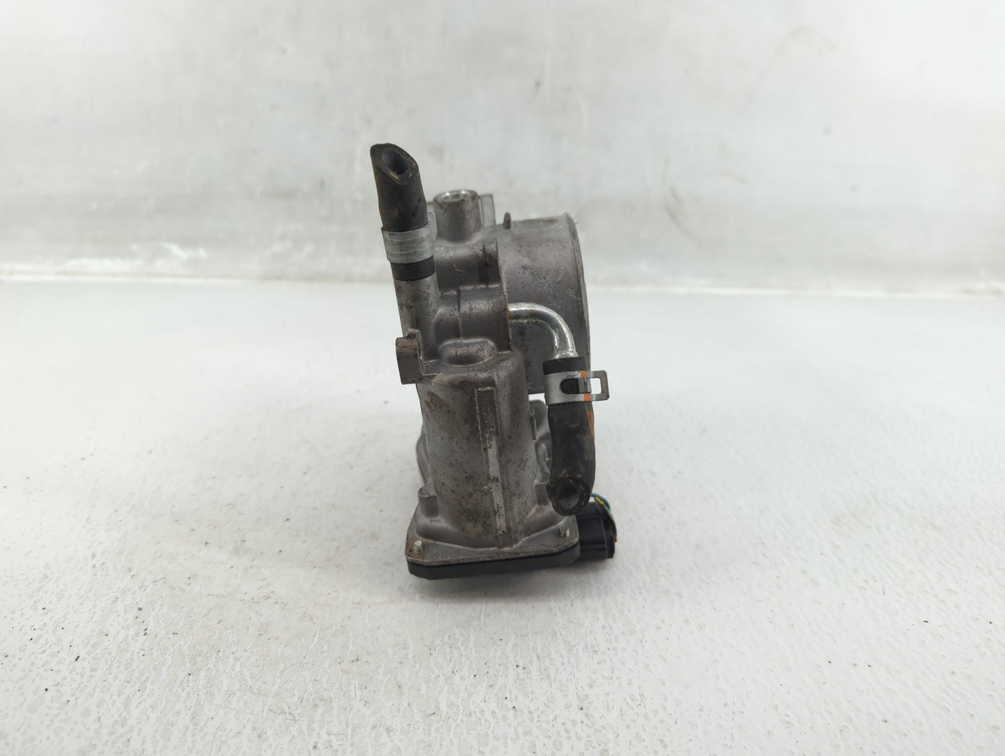 2017-2022 Subaru Impreza Throttle Body P/N:16112AA470 Fits Fits 2017 2018 2019 2020 2021 2022 OEM Used Auto Parts - Oemuseda